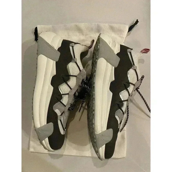 Moncler Compassor Low Top Sneakers White Black Grey Women’s 39.5 9.5 Mens 8 Shoe - Picture 6 of 12